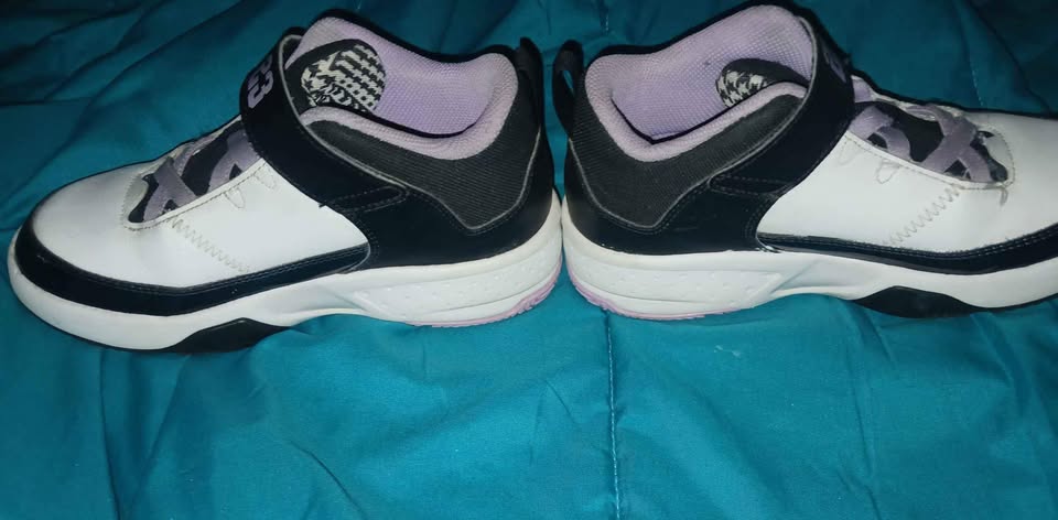 Jordan Max Aura Size 2.5Y Girls Youth 1 White Black Purple - photo 3