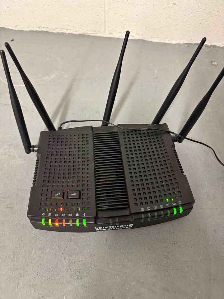 CIK Telecom KW6262 V3 Dual Band WiFi Router – 2.4GHz / 5GHz | Karrot