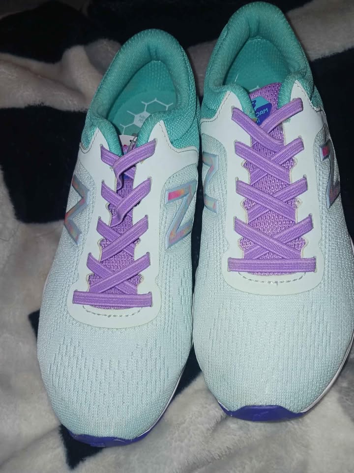 New Balance Arishi v2 youth size 2
