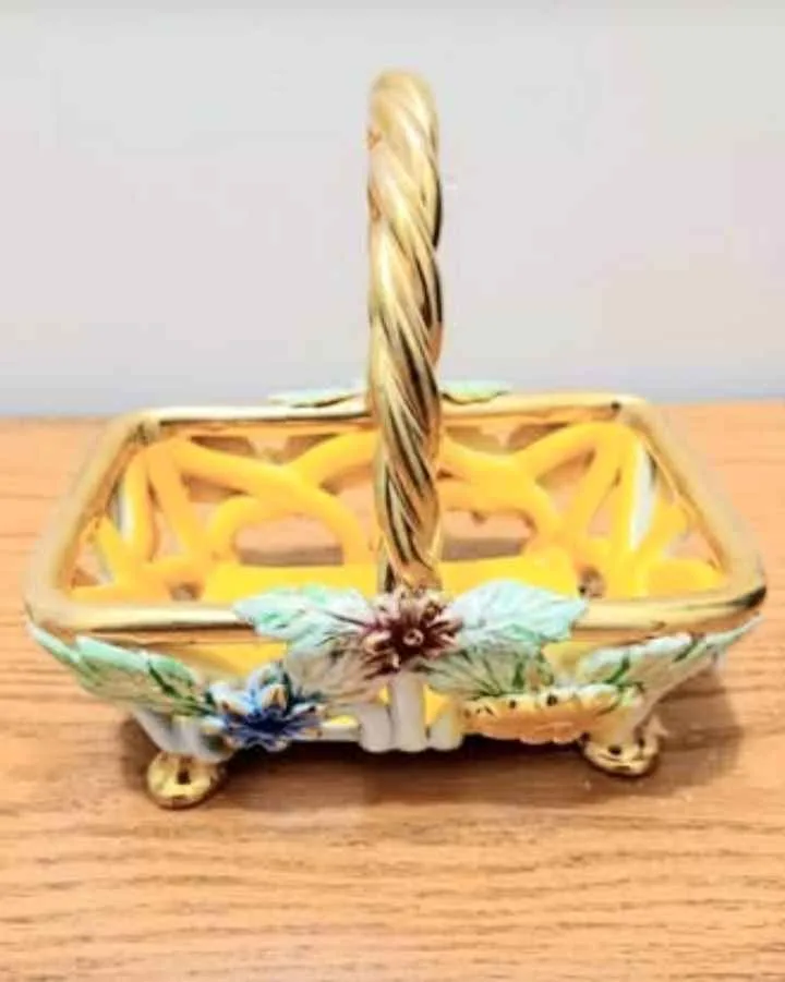 Hand Painted Elpa Alcobaca Embossed Ceramic Flowers Dish image indicator(5)