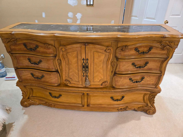 vintage Full Hardwood Dresser w/mirror - photo 3