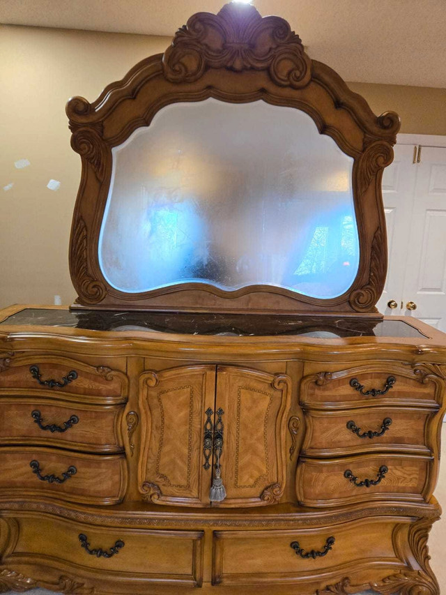 vintage Full Hardwood Dresser w/mirror - photo 5