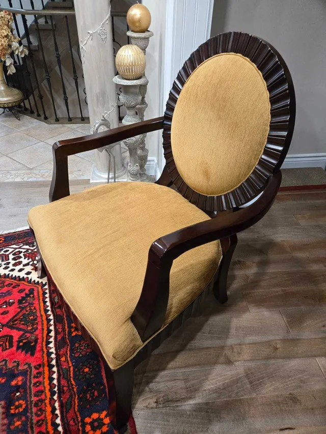 Upholstered hardwood Deepseated Chair image indicator(2)