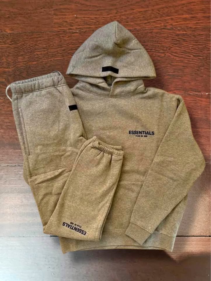 ESSENTIALS SS22 TRACKSUIT (READ DESCRIPTION)