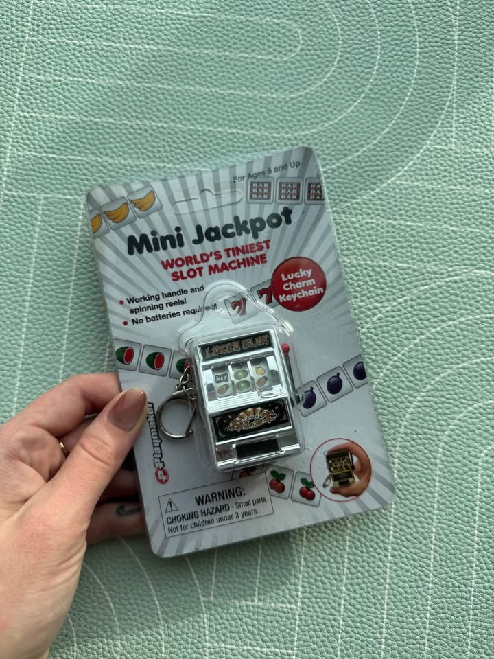 BRAND NEW Mini Gambling Slot Machine Game/Lucky Charm - photo 2