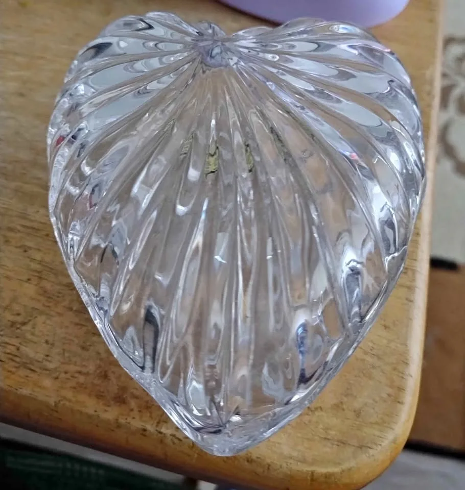 Zajecar Hand Cut Lead Crystal Heart Trinket Box thumbnail