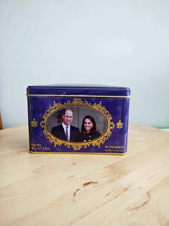 New English Teas Duke & Duchess of Cambridge Tea Tin thumbnail