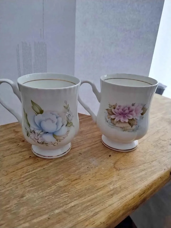 Crown Ceramics Ltd, Fine Bone China Tea Coffee Mug, Floral desig thumbnail