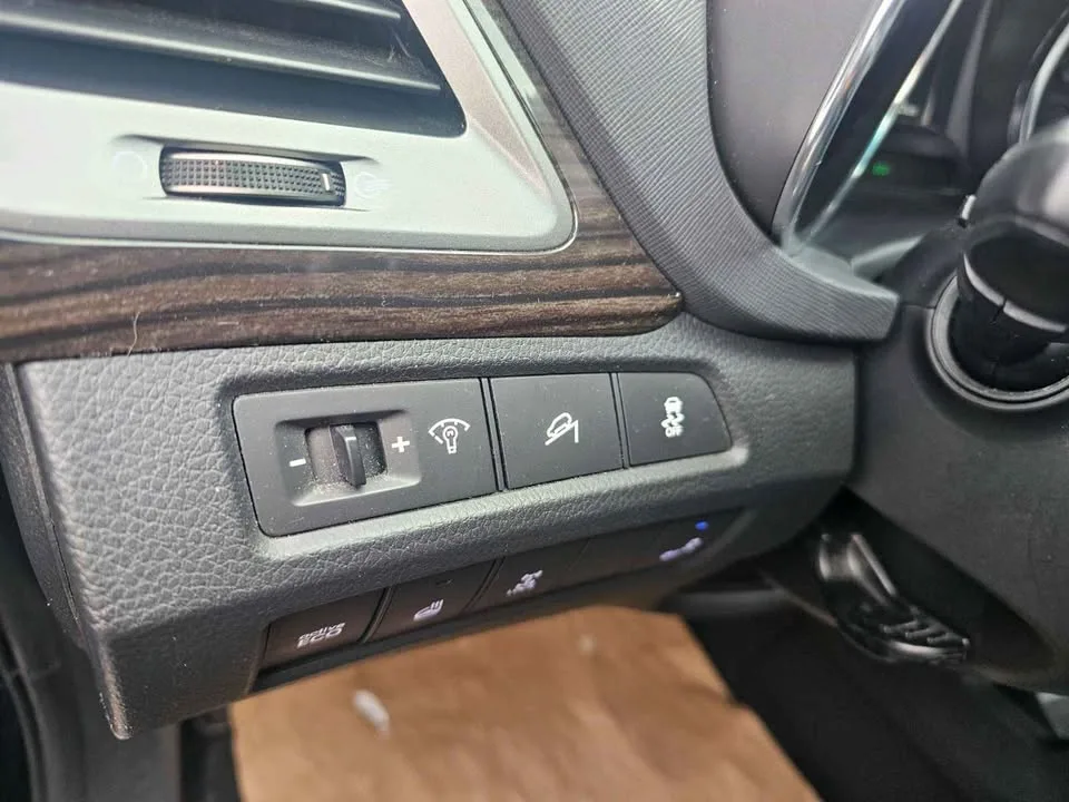 2015 Hyundai Santa Fe image indicator(10)