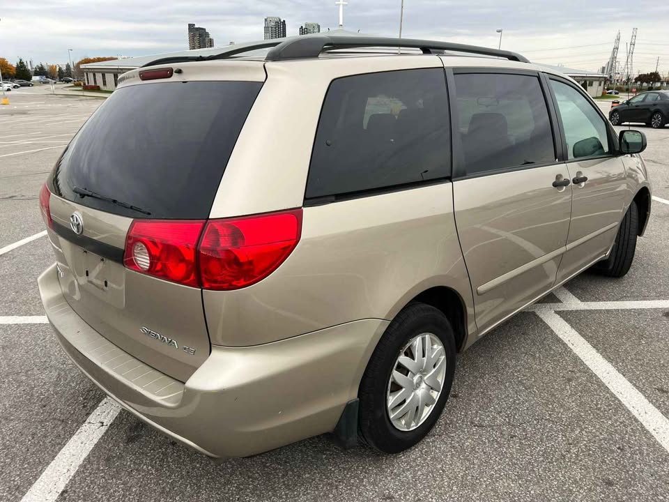2005 Toyota Sienna - photo 3