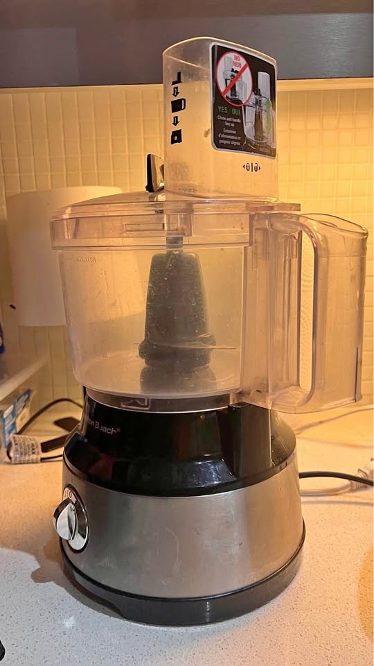 Small Kitchen appliances (priced 5-10$)