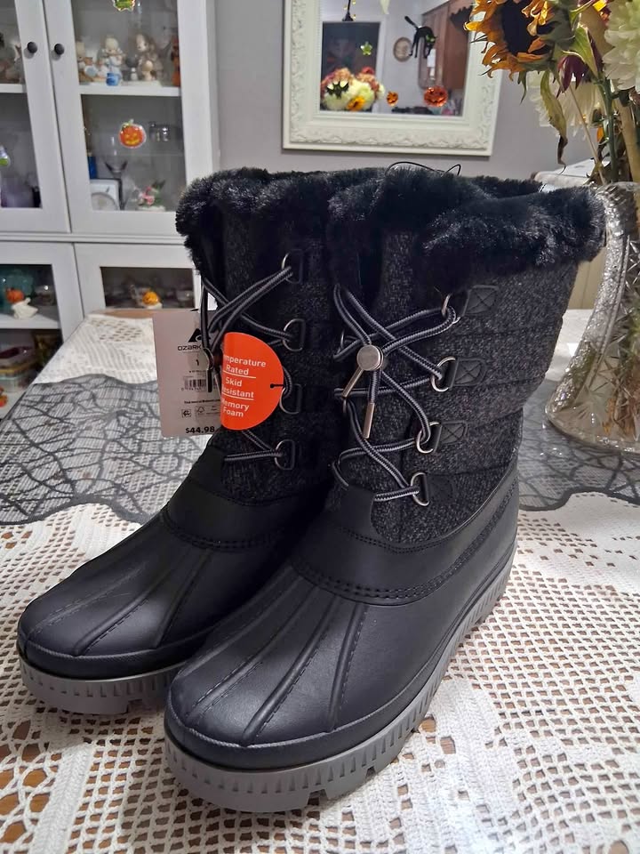 Women's Size 11 Winter Boots