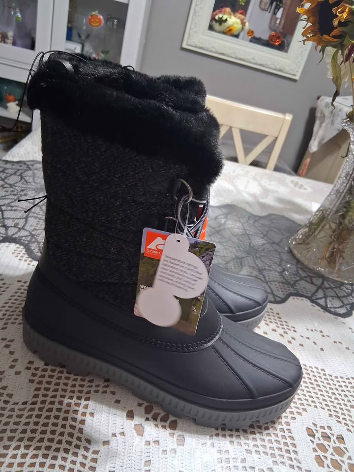 Women's Size 11 Winter Boots - photo 3