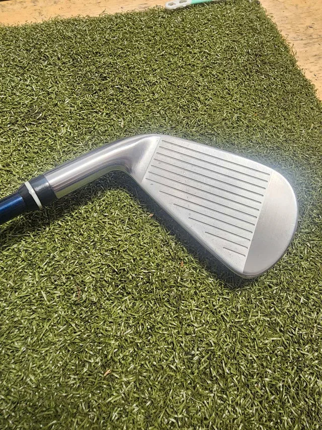 Titleist T200 3 Iron Ventus 8X Shaft image indicator(2)