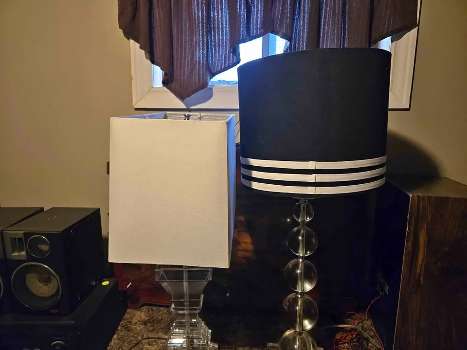 2 table lamps thumbnail