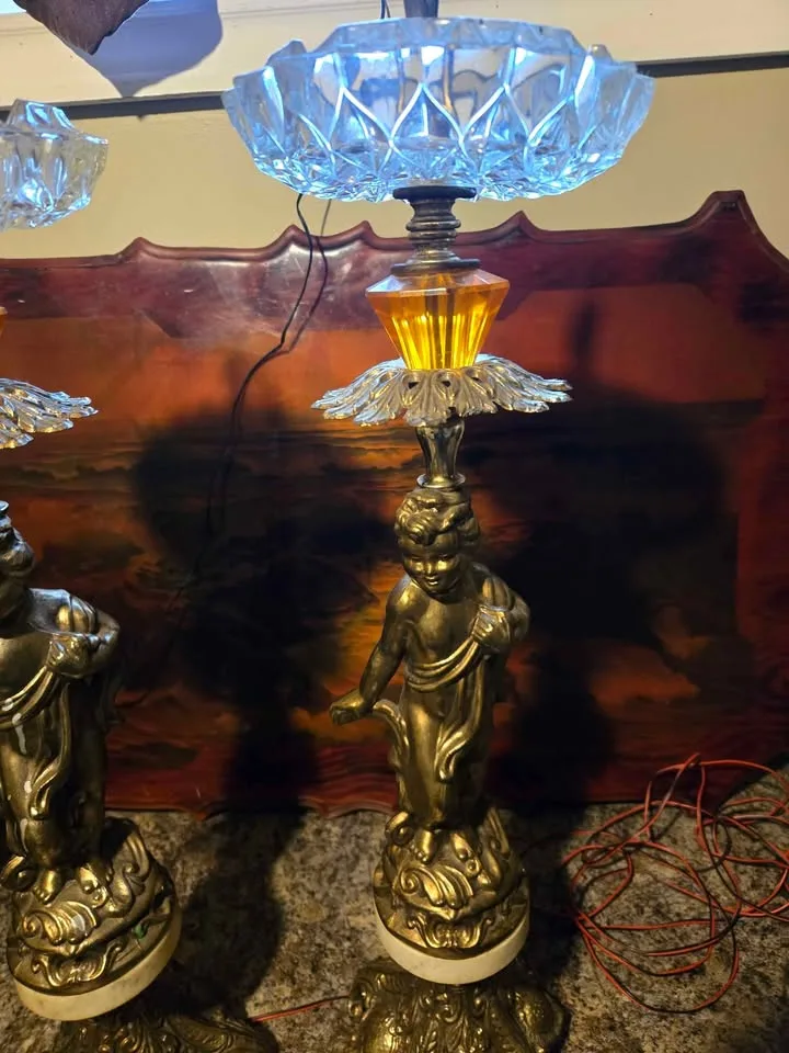 Vintage standing Ashtrays image indicator(3)