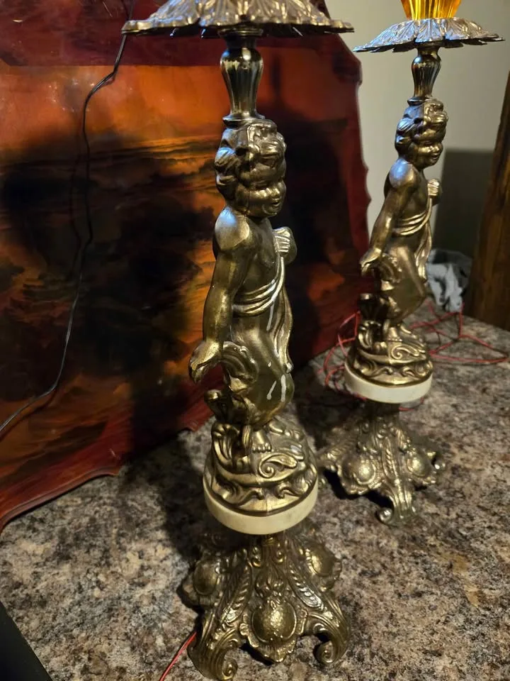 Vintage standing Ashtrays image indicator(8)