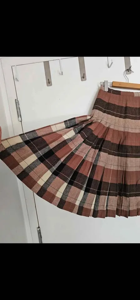 Size 25 Vintage Reversible Wool Plaid 50s 60s Pleated Midi Skirt image indicator(3)