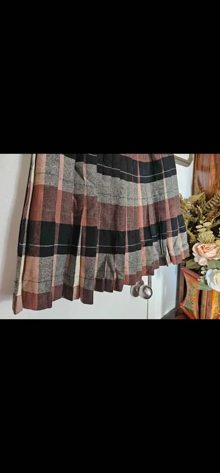 Size 25 Vintage Reversible Wool Plaid 50s 60s Pleated Midi Skirt image indicator(10)