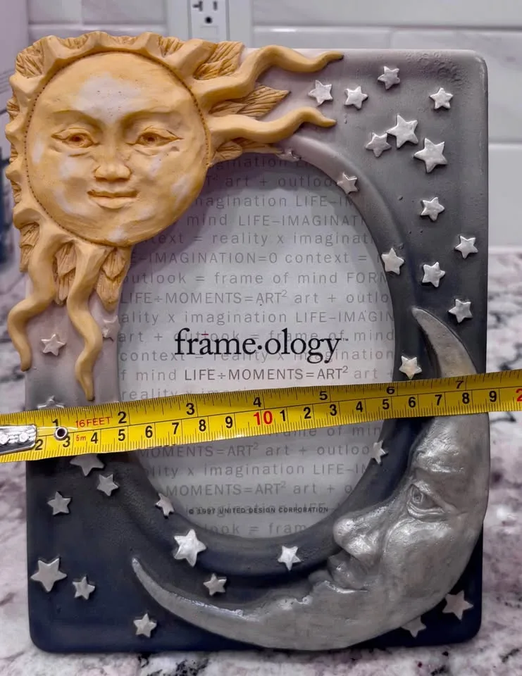 Frame-ology Sculpture Picture Frame - Sun Moon and Stars image indicator(2)