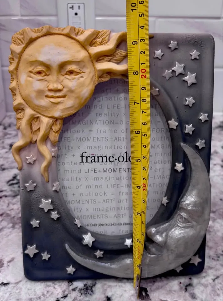 Frame-ology Sculpture Picture Frame - Sun Moon and Stars image indicator(3)