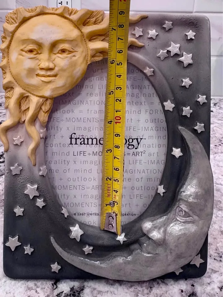 Frame-ology Sculpture Picture Frame - Sun Moon and Stars image indicator(5)
