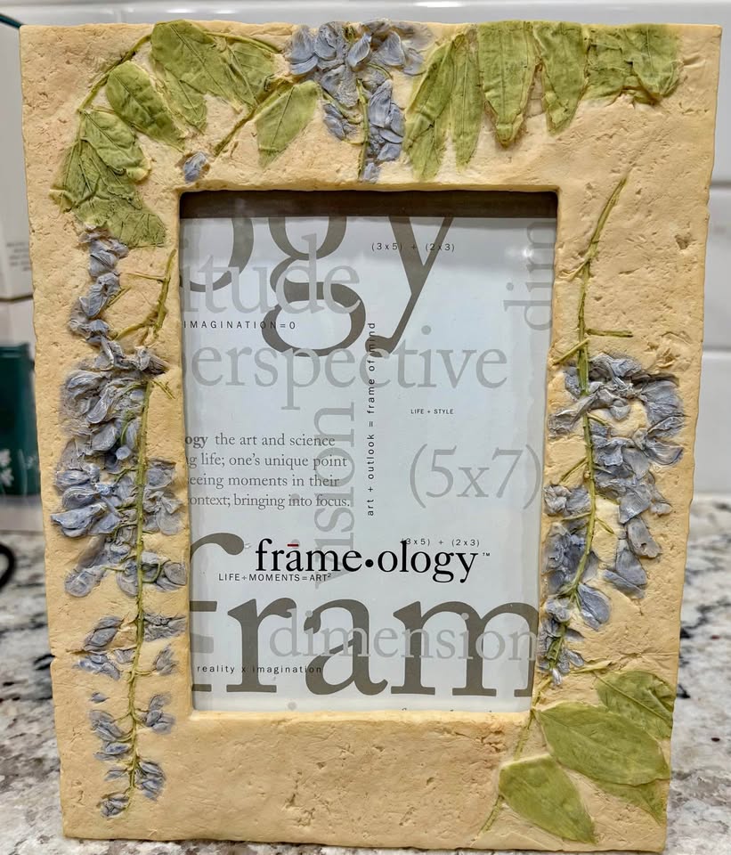 frame-ology - Frameology Sculpture Picture Frame - Wisteria Bran