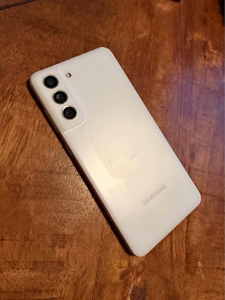 Samsung S21 FE 256gb- white