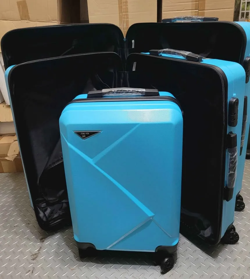 🔥 Brand New 3-Peice Hard Shell Luggage Set - 6 Colors image indicator(4)