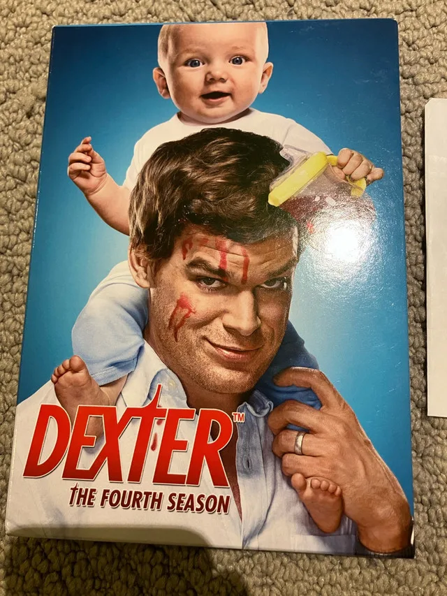 Dexter season 4 dvd box set with bonus disc thumbnail