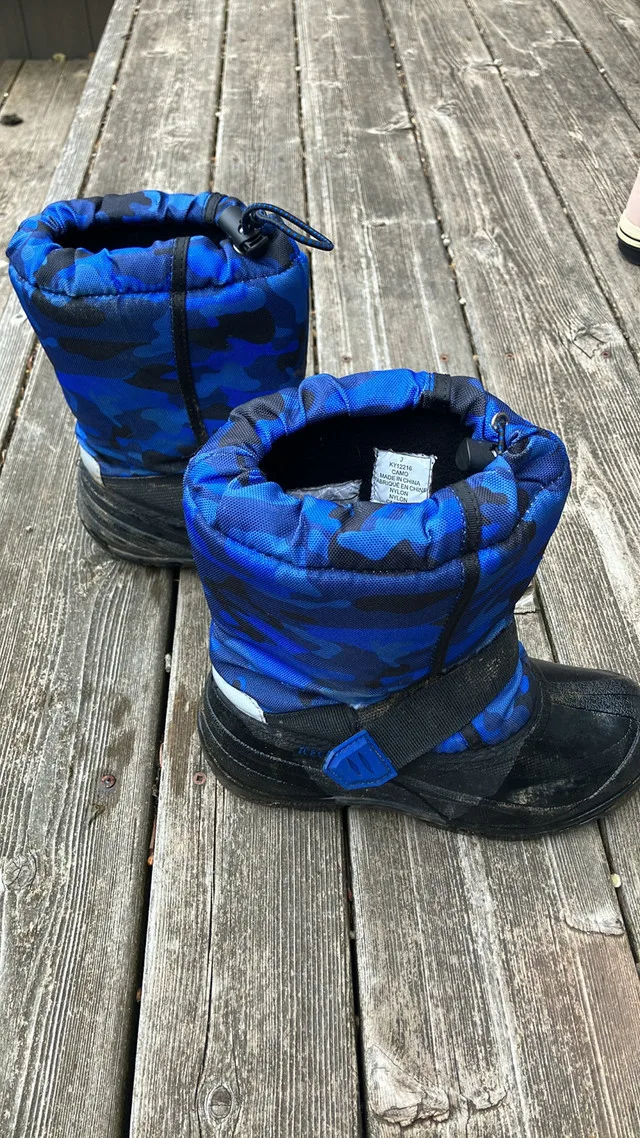 Boys ice cap winter boots blue camo size 3 image indicator(2)