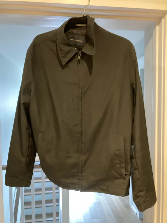 Men’s Banana Republic nylon spring/fall zip up jacket. Size M thumbnail