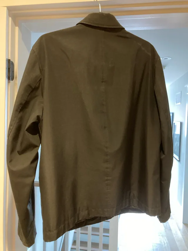 Men’s Banana Republic nylon spring/fall zip up jacket. Size M image indicator(2)