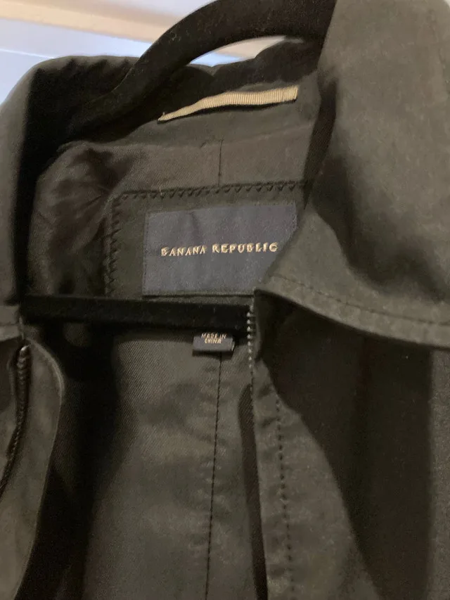 Men’s Banana Republic nylon spring/fall zip up jacket. Size M image indicator(4)