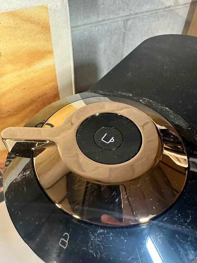 Nespresso De'Longhi Vertuo Next Coffee and Espresso Machine image indicator(4)