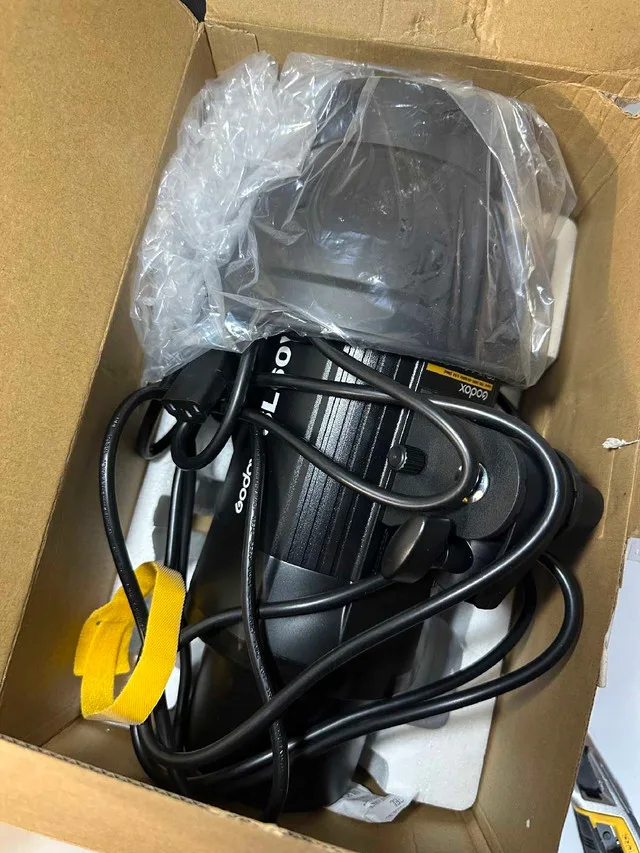 Godox SL60W with Soft Box LED Video Light image indicator(3)