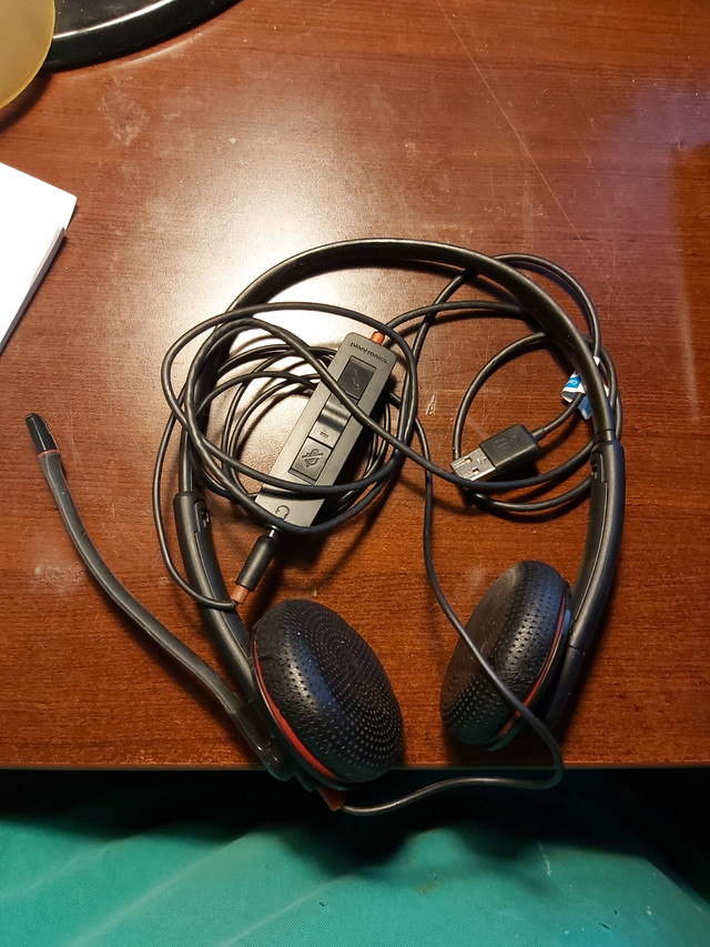 Plantronics Headphones with mic for both PC and Cell