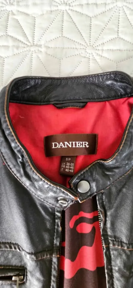 Danier Leather Jacket. Men's Small but fits like a Medium. image indicator(3)