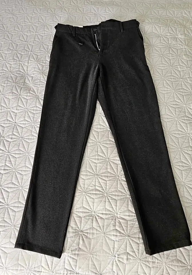 Men's Zara Dress pants. Size 31. Length is approx 30-31.