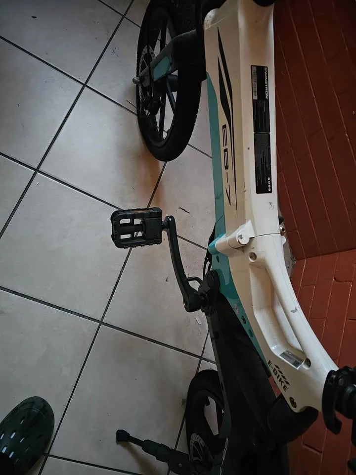 Swagtron EB7 Elite White Commuter Used image indicator(4)