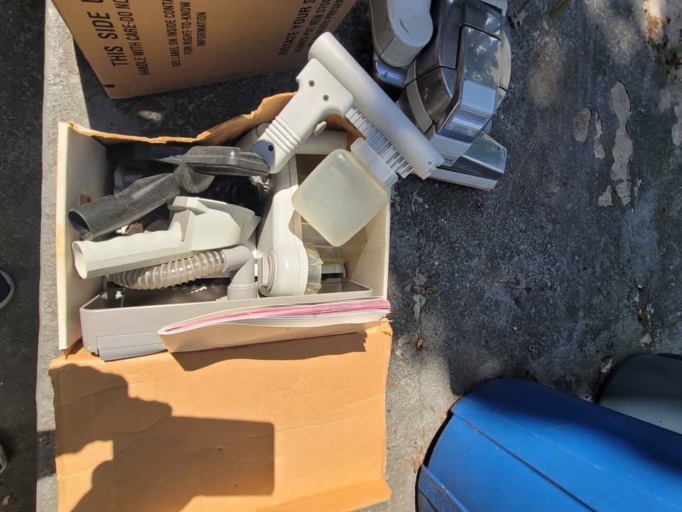 Kirby G3 Vacuum Cleaner with hose and attachments JUST SERVICED - photo 4