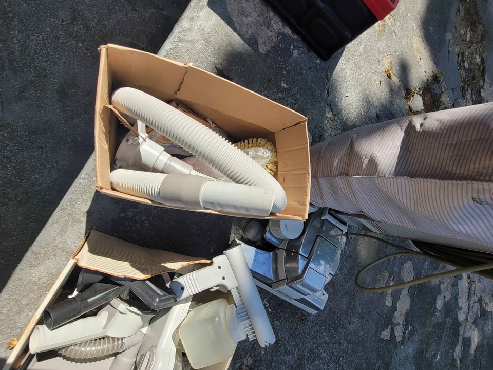 Kirby G3 Vacuum Cleaner with hose and attachments JUST SERVICED - photo 5