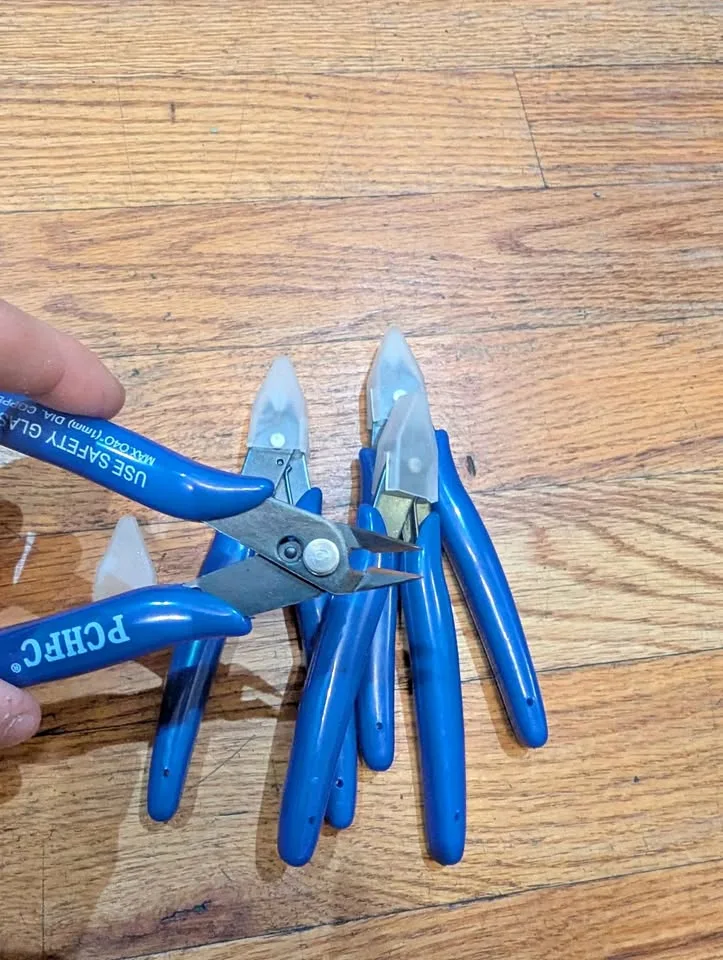 Flush cutters thumbnail