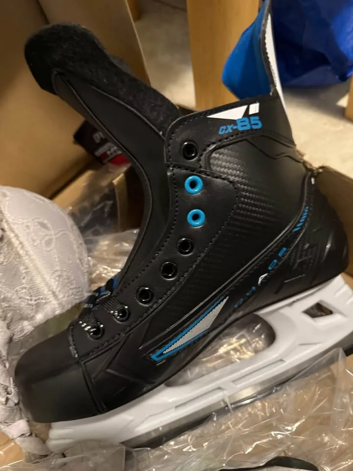 Ice Skates - Men’s 8 image indicator(7)