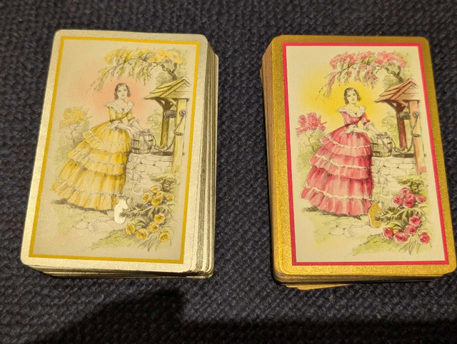 Vintage girls in dress playing cards - photo 2