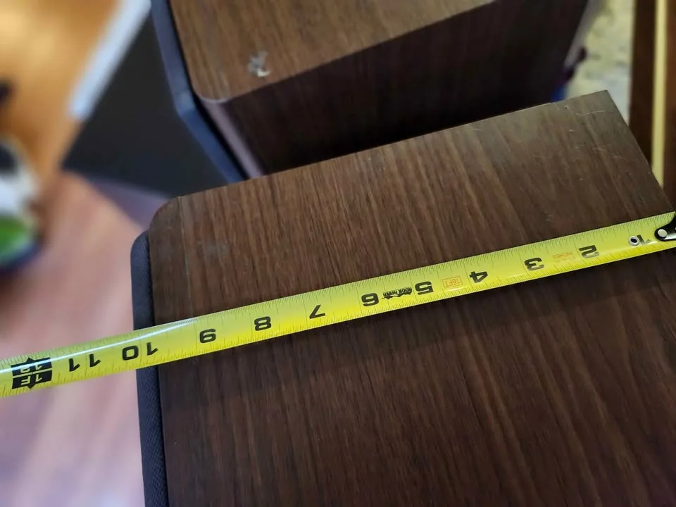 Speakers (2) image indicator(6)