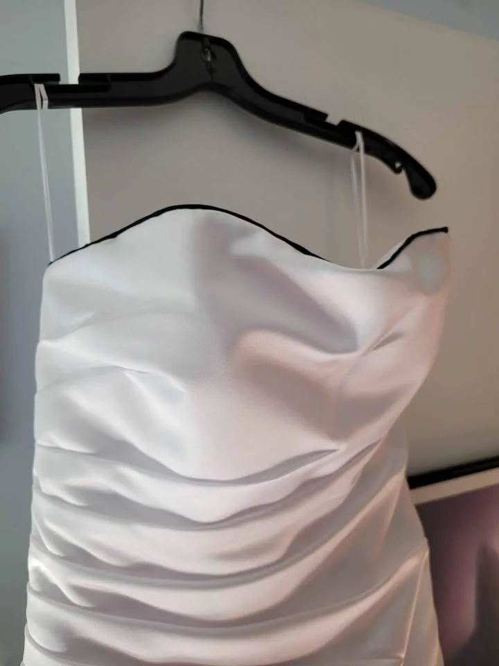 Wedding Dress for Sale image indicator(8)