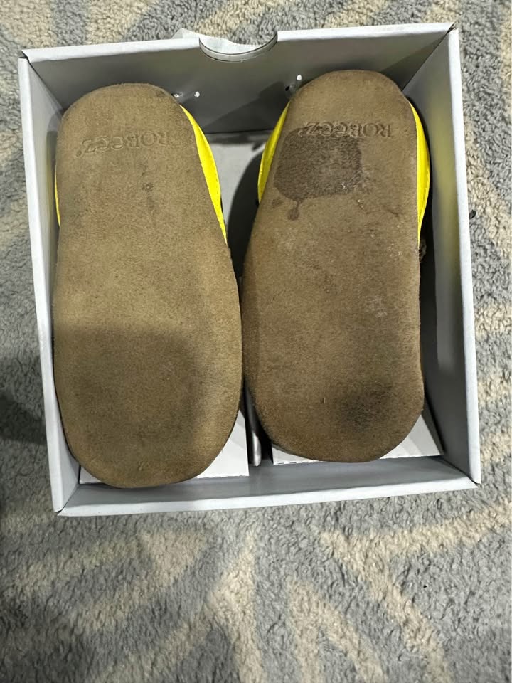 Robeez soft soles 12-18 months toddler shoes - photo 3
