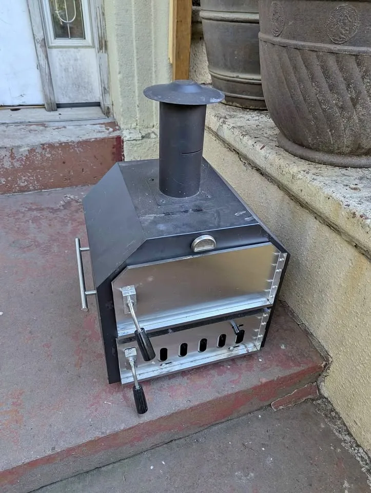 Pizza oven wood fired thumbnail