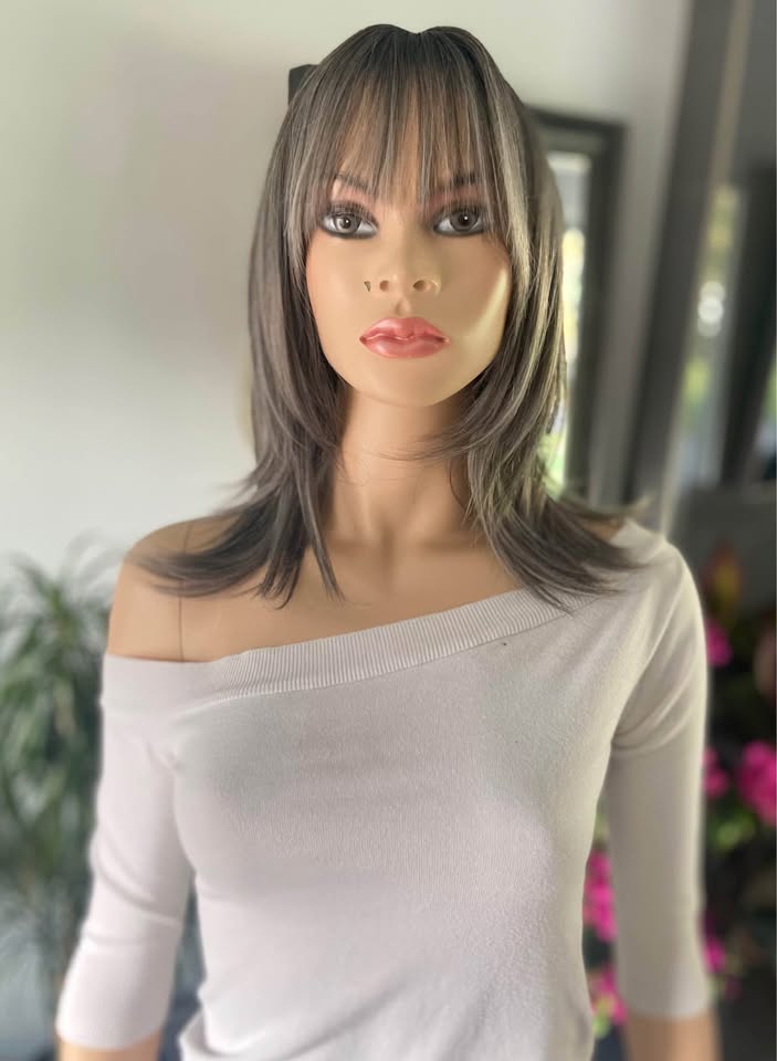 NWT18” Long Grey Silver Synthetic Wig w/ Bangs - photo 2